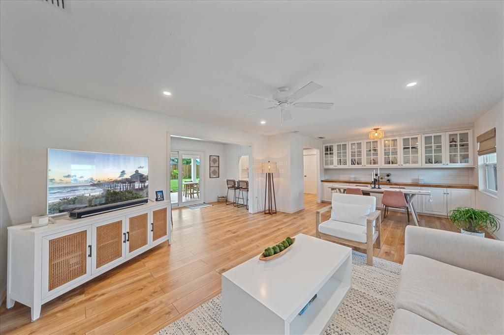 Dining room, Interior, Living room, Recessed Lighting, Wood Texture Flooring