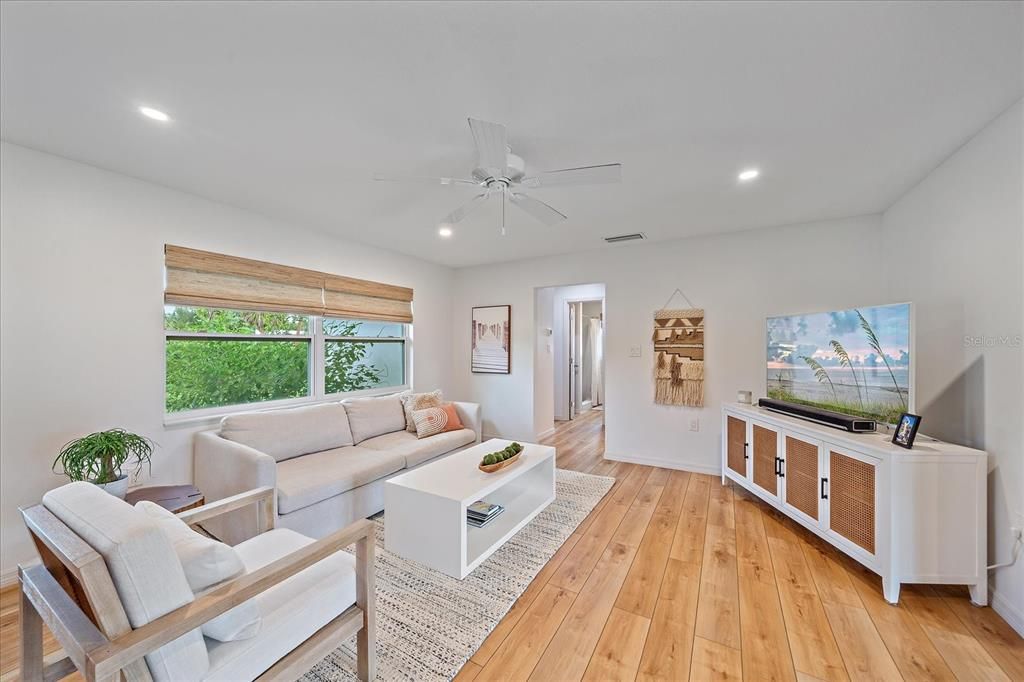 Interior, Living room, Recessed Lighting, Wood Texture Flooring