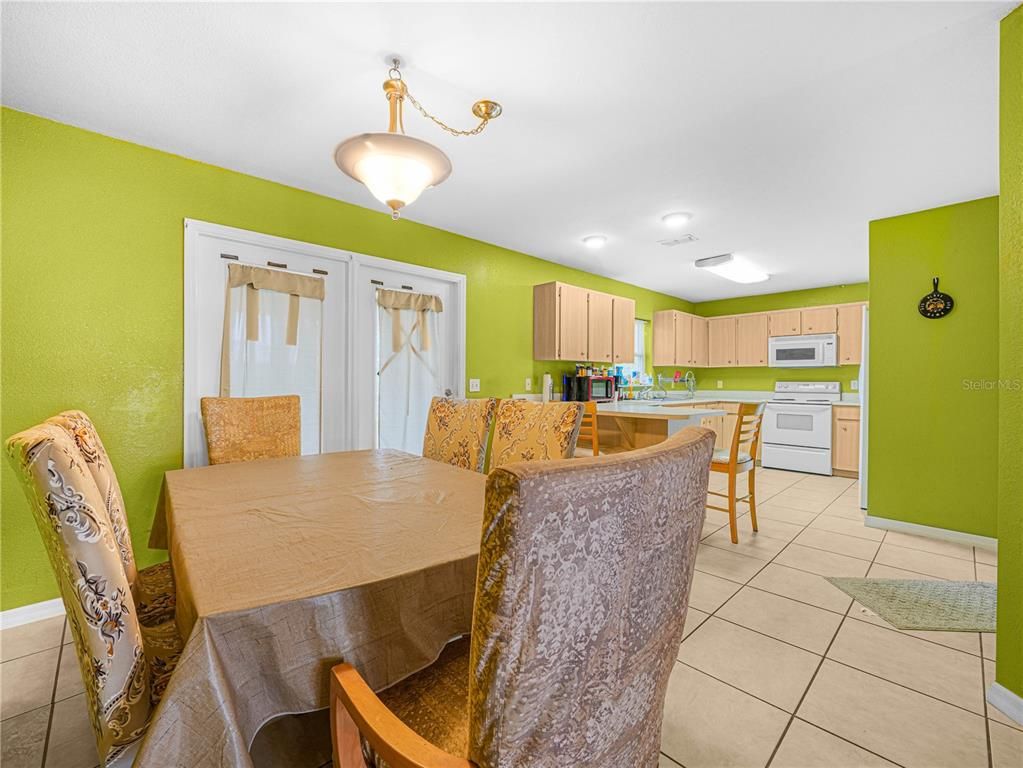 Dining room, Interior, Kitchen, Recessed Lighting