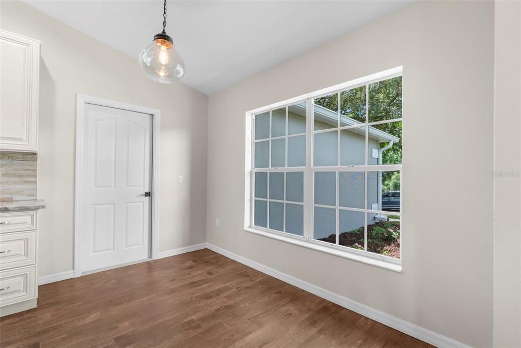 Empty room, Interior, Pendant Lights, Wood Texture Flooring