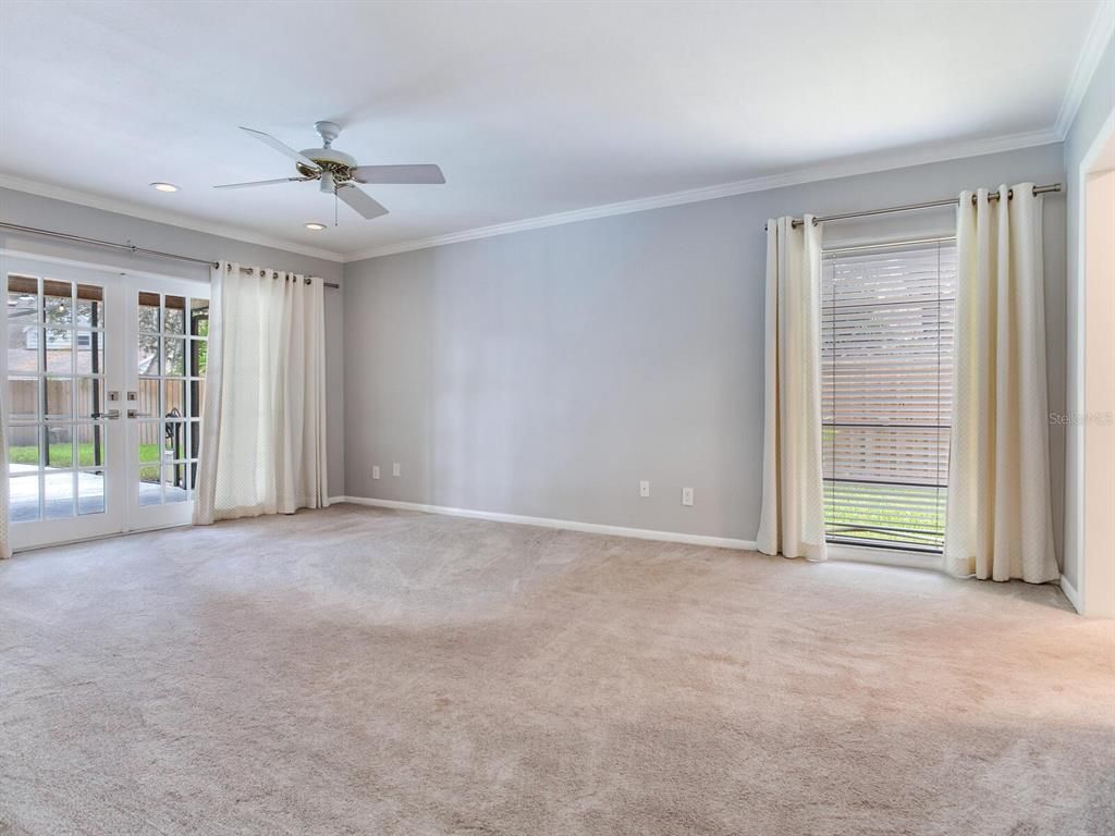 Empty room, Interior, Recessed Lighting