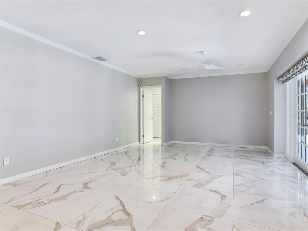 Empty room, Interior, Marble, Recessed Lighting