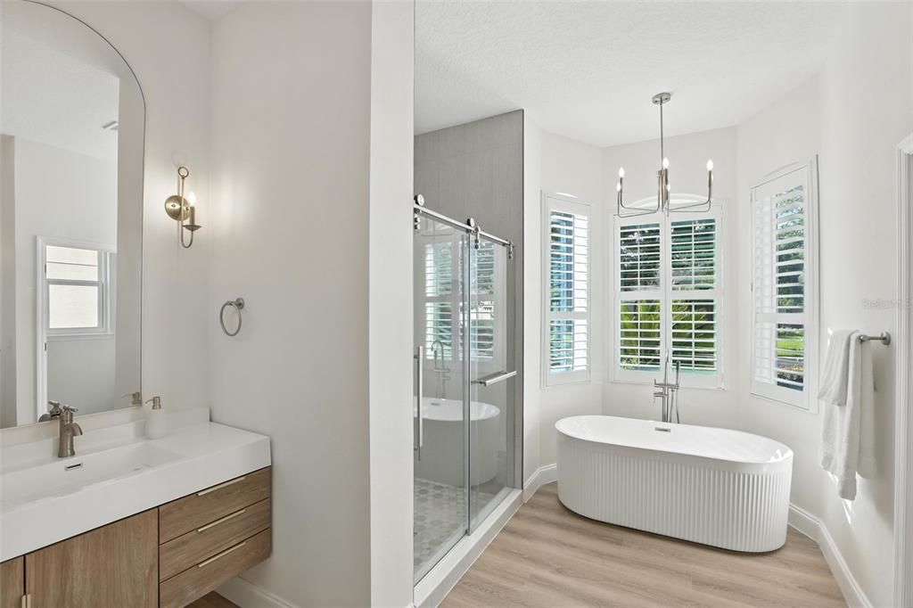 Bathroom, Free Standing Baths, Glass Shower, Interior, Pendant Lights, Wood Texture Flooring
