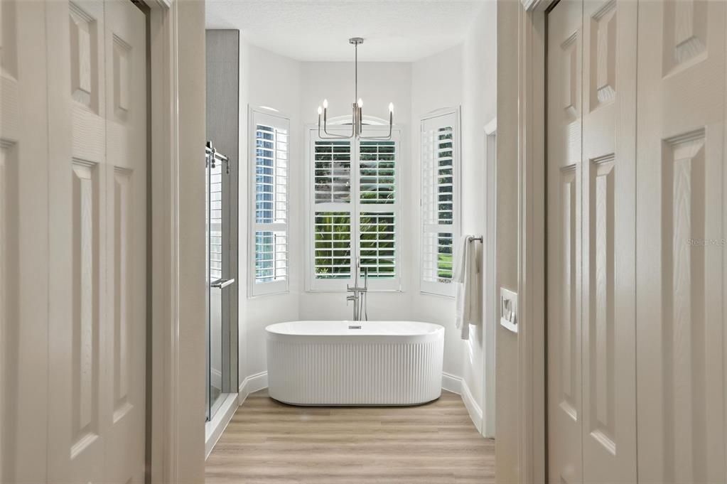 Bathroom, Free Standing Baths, Interior, Pendant Lights, Wood Texture Flooring