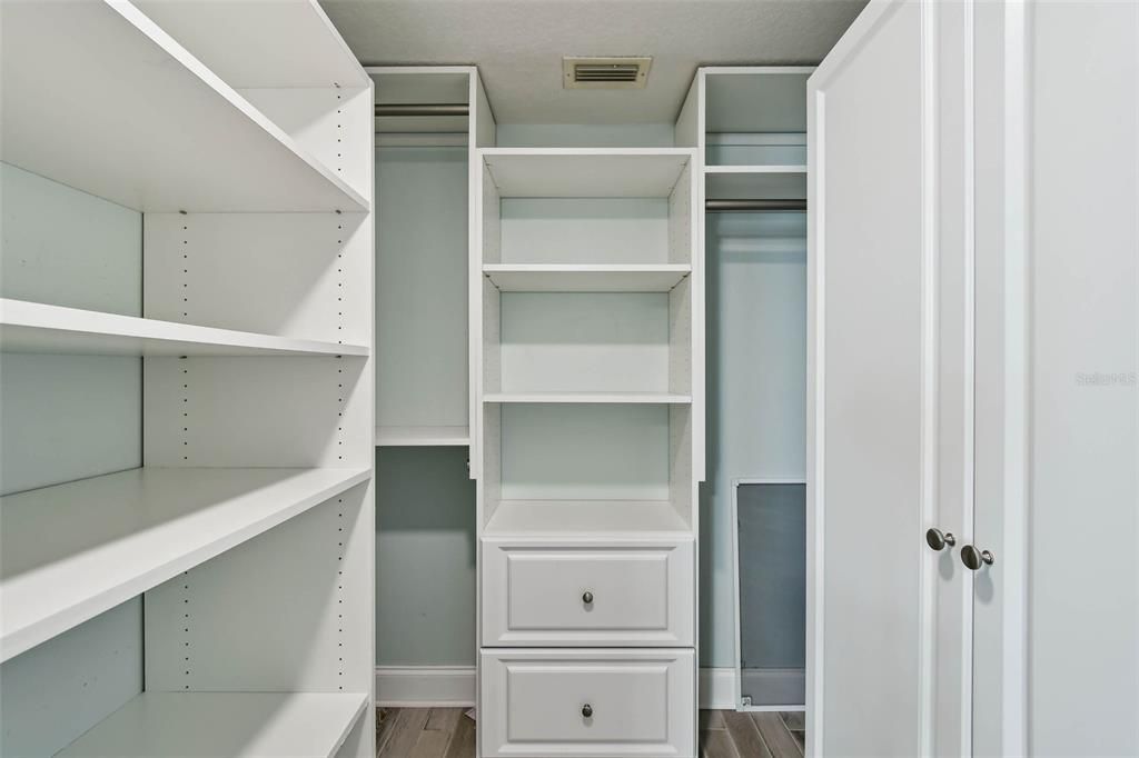 Interior, Walk-in Closets, Wood Texture Flooring