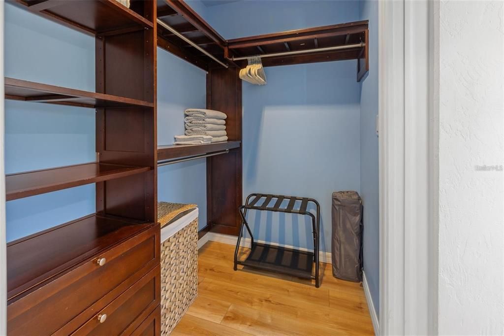 Interior, Walk-in Closets, Wood Texture Flooring
