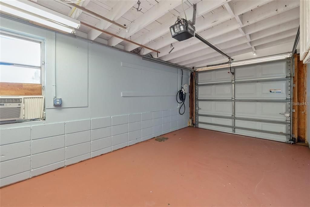 Garage, Interior