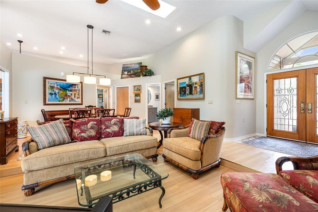 Dining room, Interior, Living room, Pendant Lights, Recessed Lighting, Wood Texture Flooring