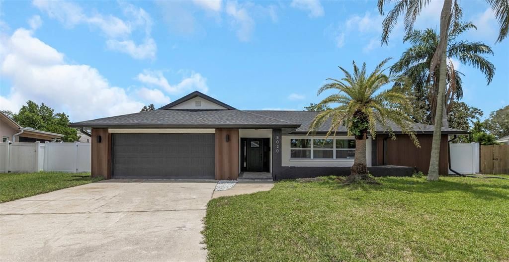 Attached, Exterior, Facade, Ranch