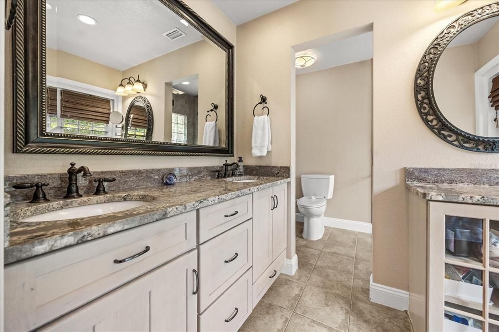 Bathroom, Dual Sink Vanities, Interior, Recessed Lighting