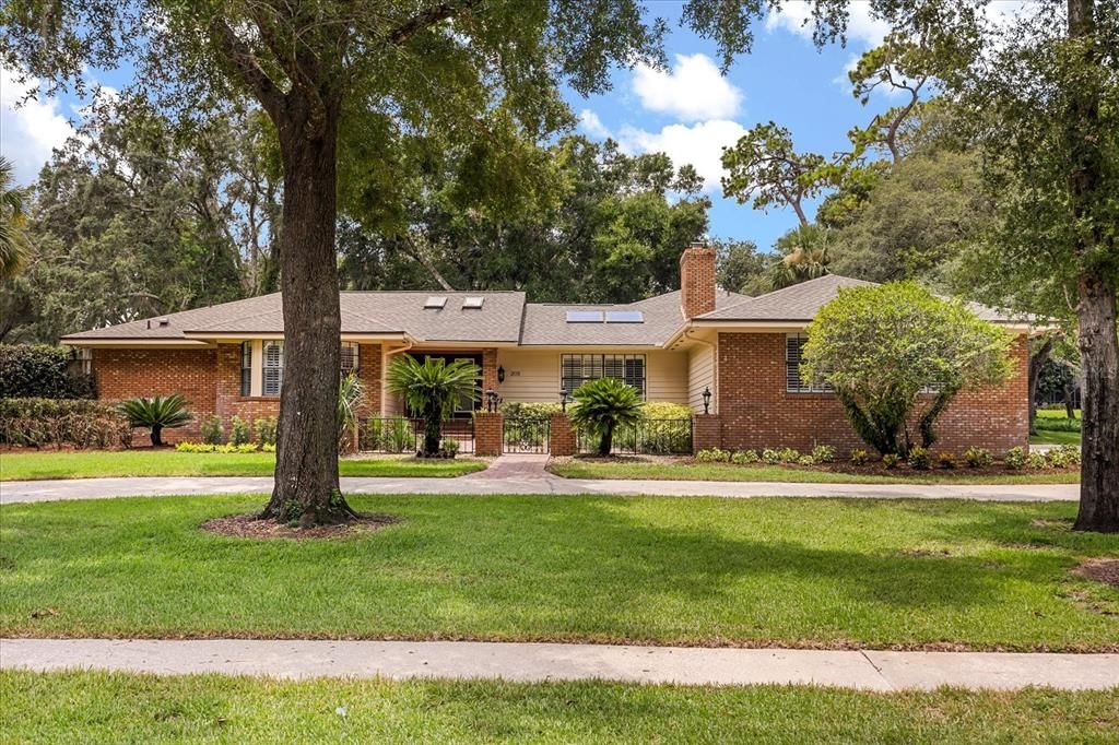 Backyard, Exterior, Facade, Brick Facade, Ranch
