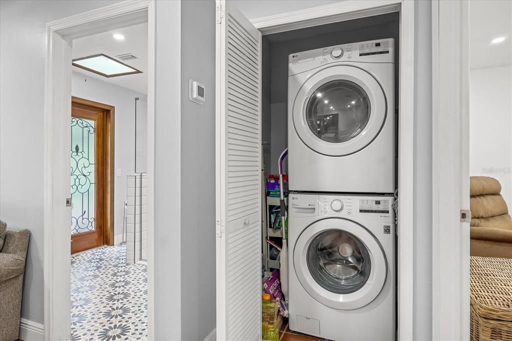 Interior, Recessed Lighting, Utility Closets, Washer