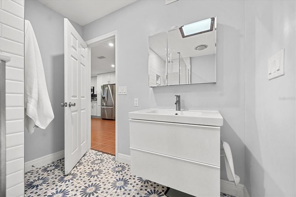Bathroom, Interior, Recessed Lighting
