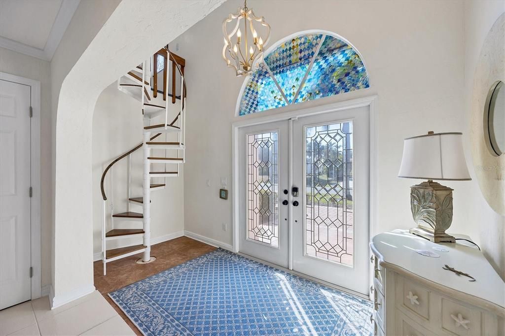 Chandelier, Interior