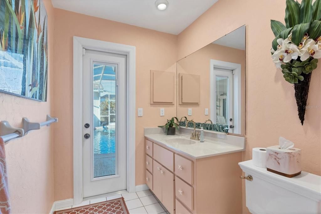 Bathroom, Dual Sink Vanities, Interior, Recessed Lighting