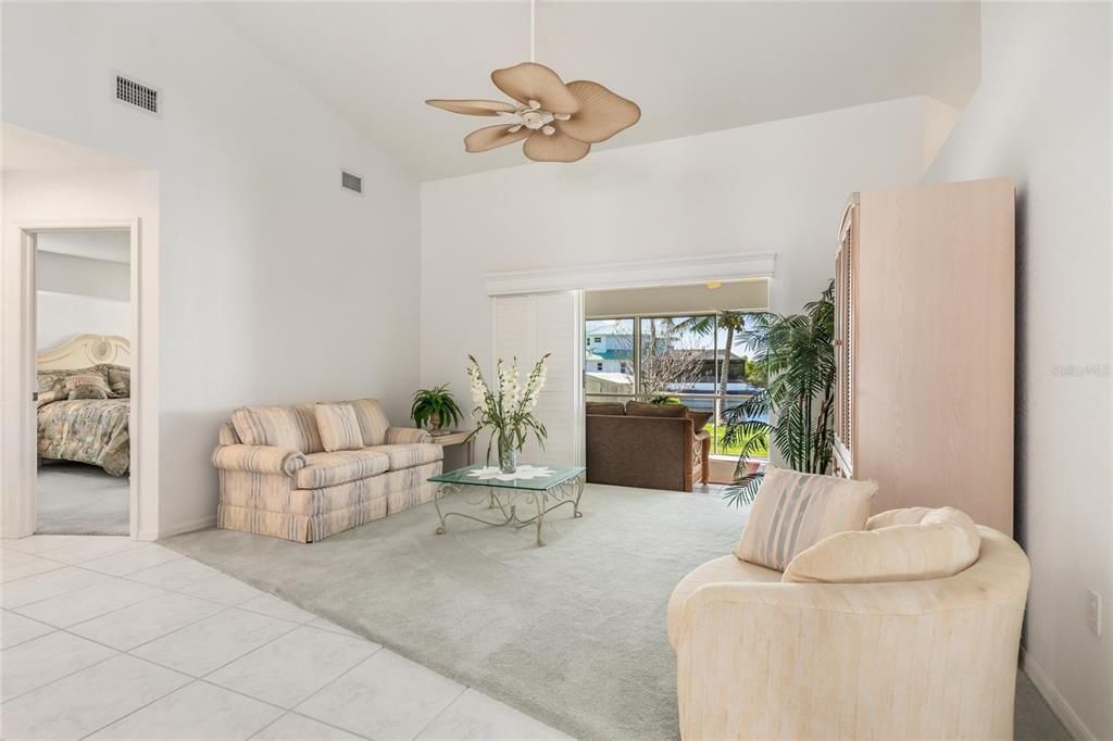 Bedroom, Interior, Living room, Water