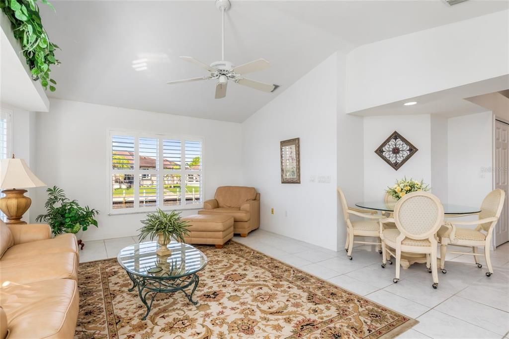 Dining room, Interior, Living room, Recessed Lighting