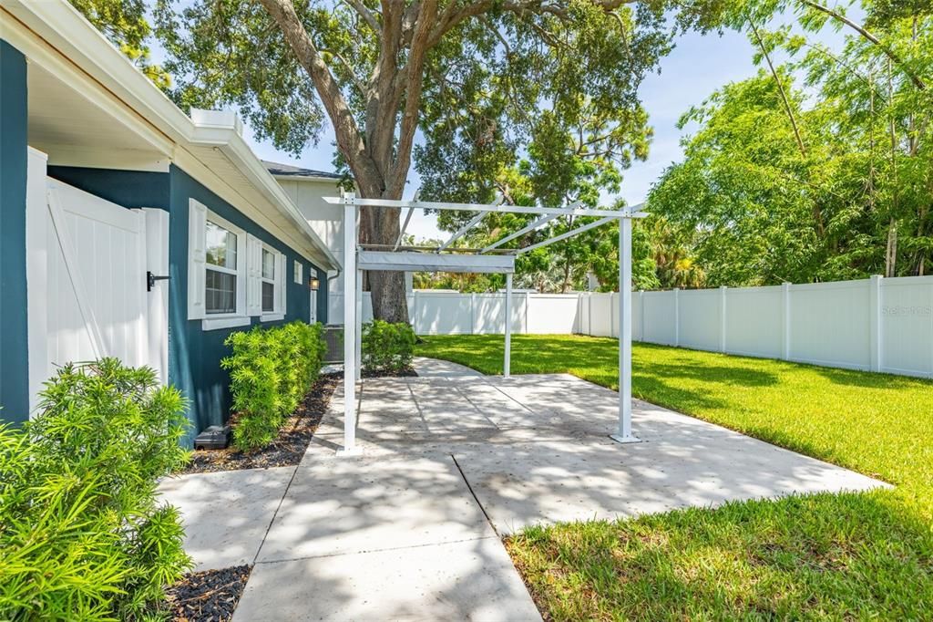 Backyard, Exterior