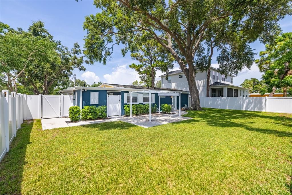 Backyard, Exterior