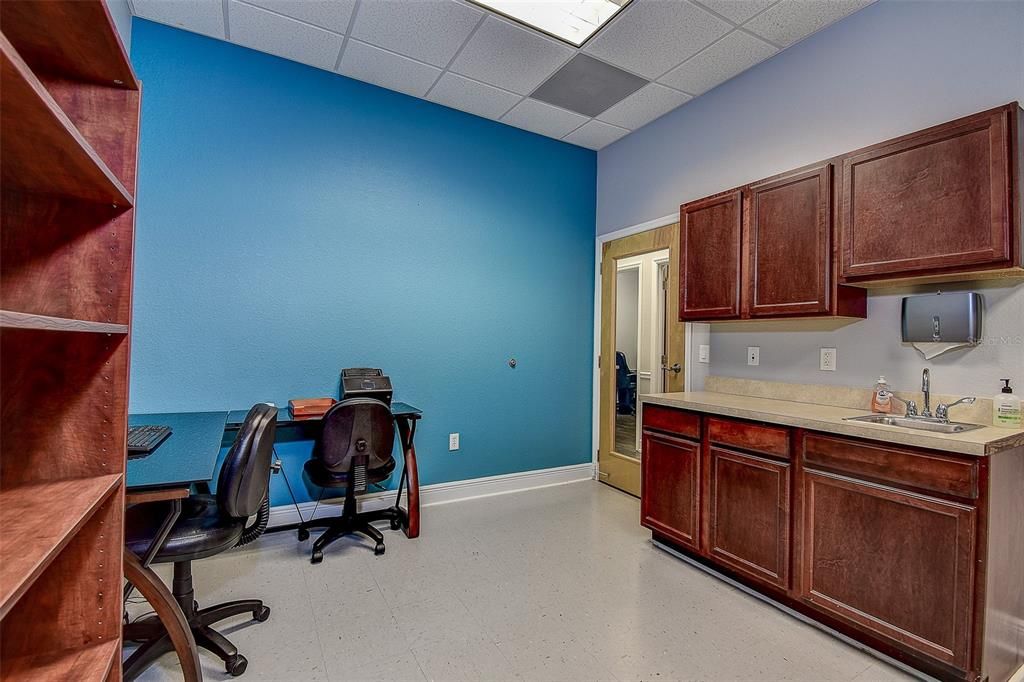 Home Office, Interior