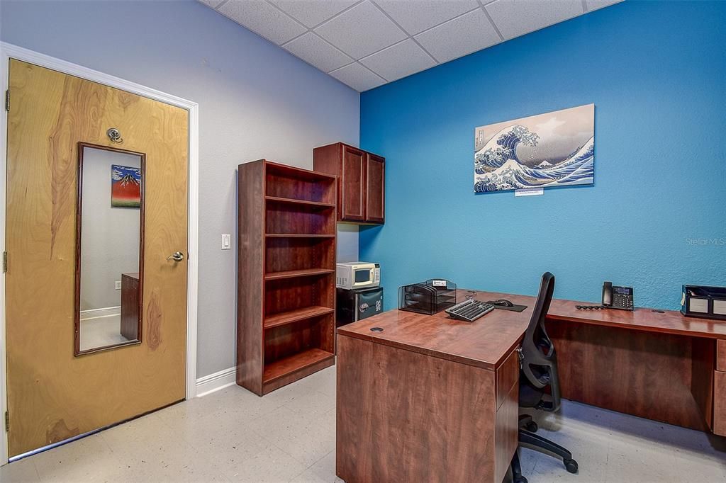 Home Office, Interior