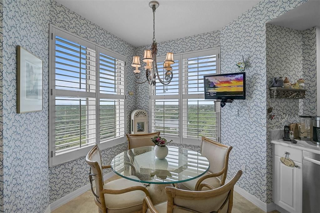 Chandelier, Dining room, Interior