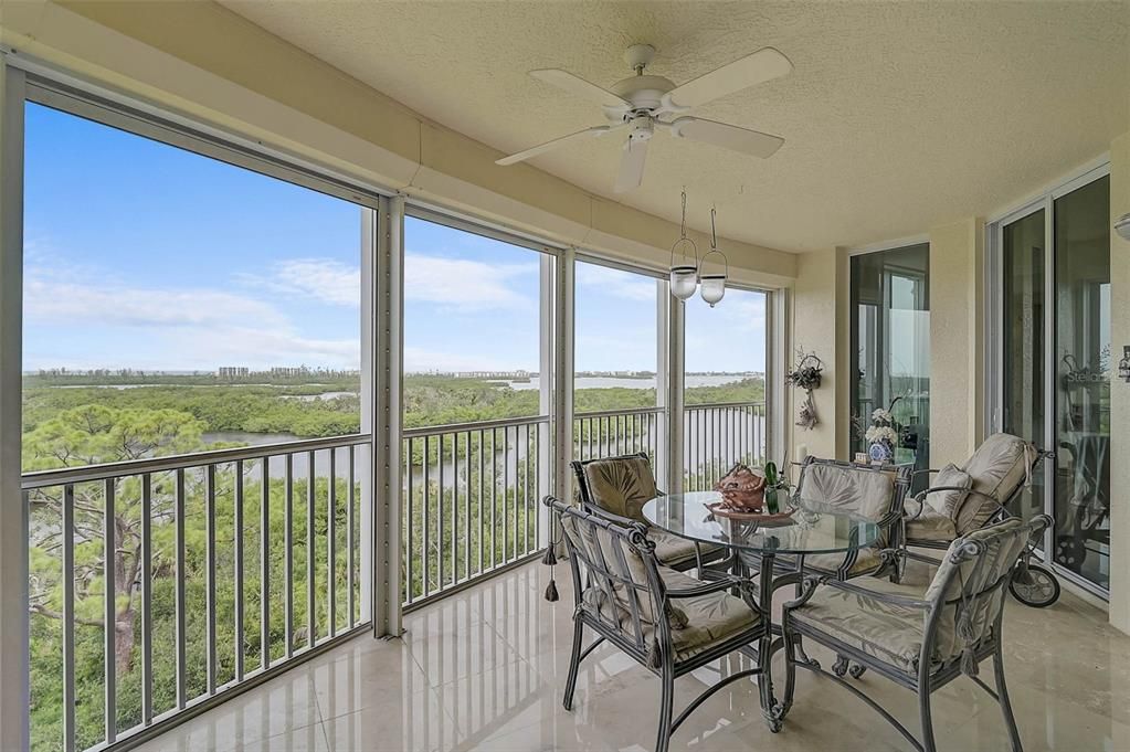 Dining room, Interior, Sun Room, Water