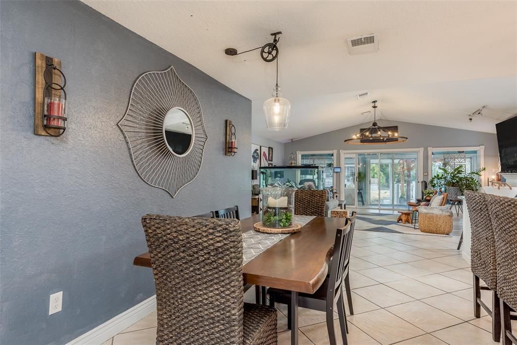 Dining room, Interior, Living room, Pendant Lights
