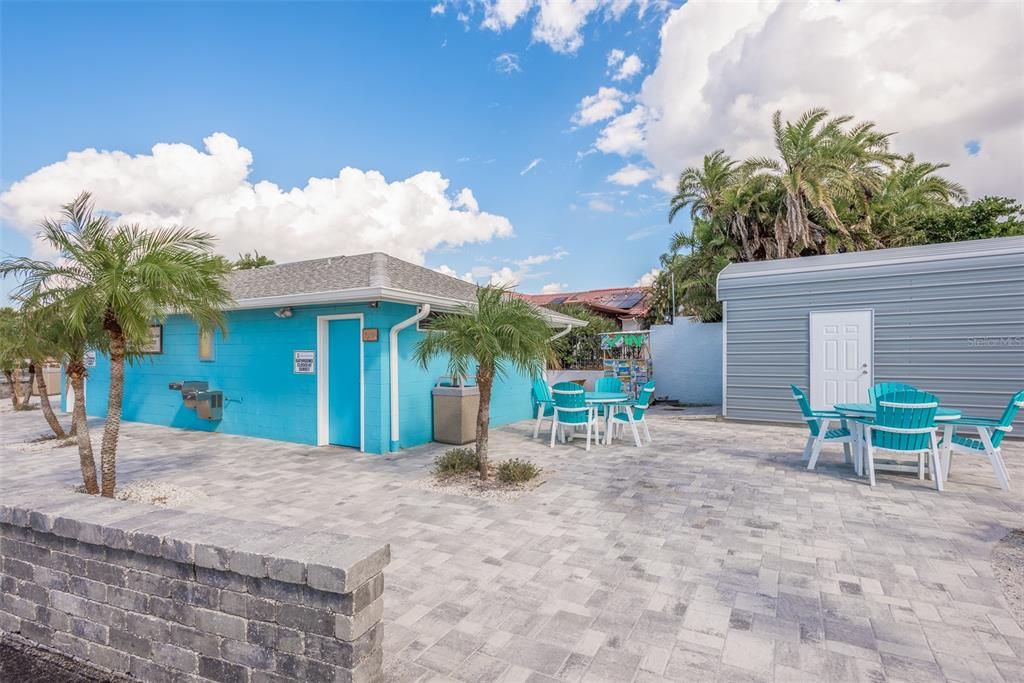 Exterior, Pool