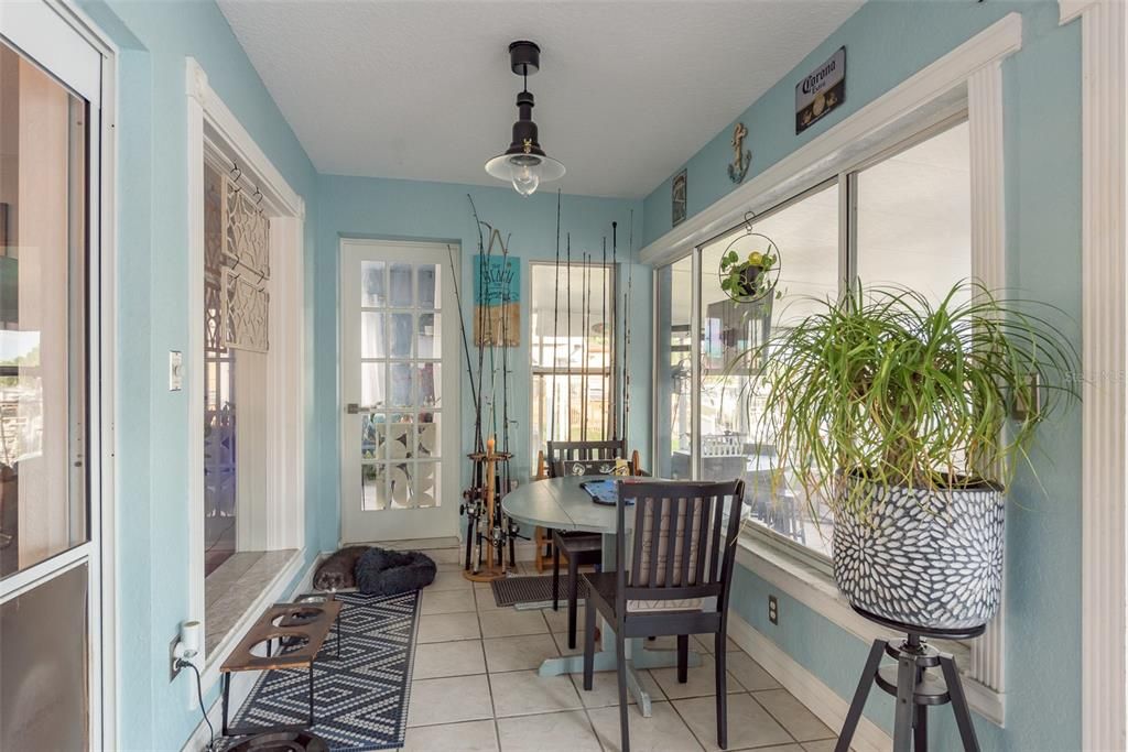Dining room, Interior