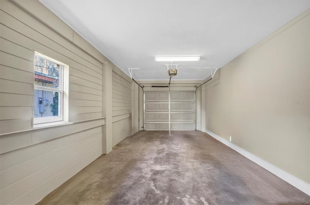 Garage, Interior