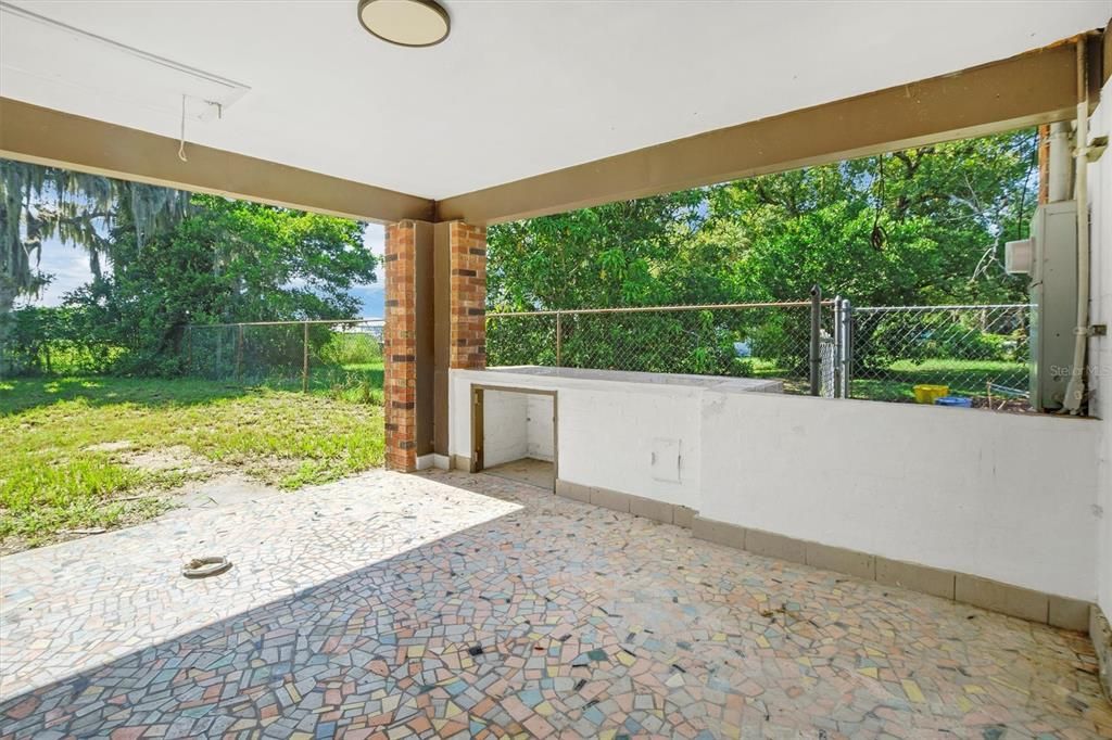 Backyard, Exterior