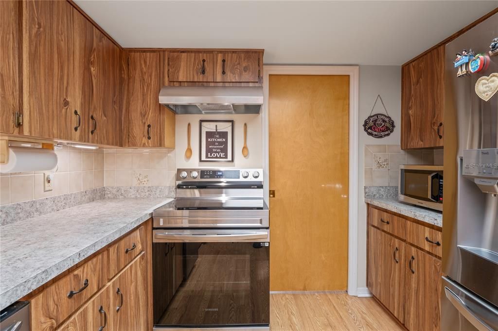 Interior, Kitchen, Stainless Steel Appliances, Wood Texture Flooring