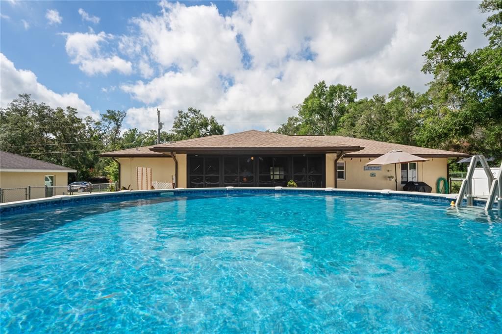 Exterior, Pool