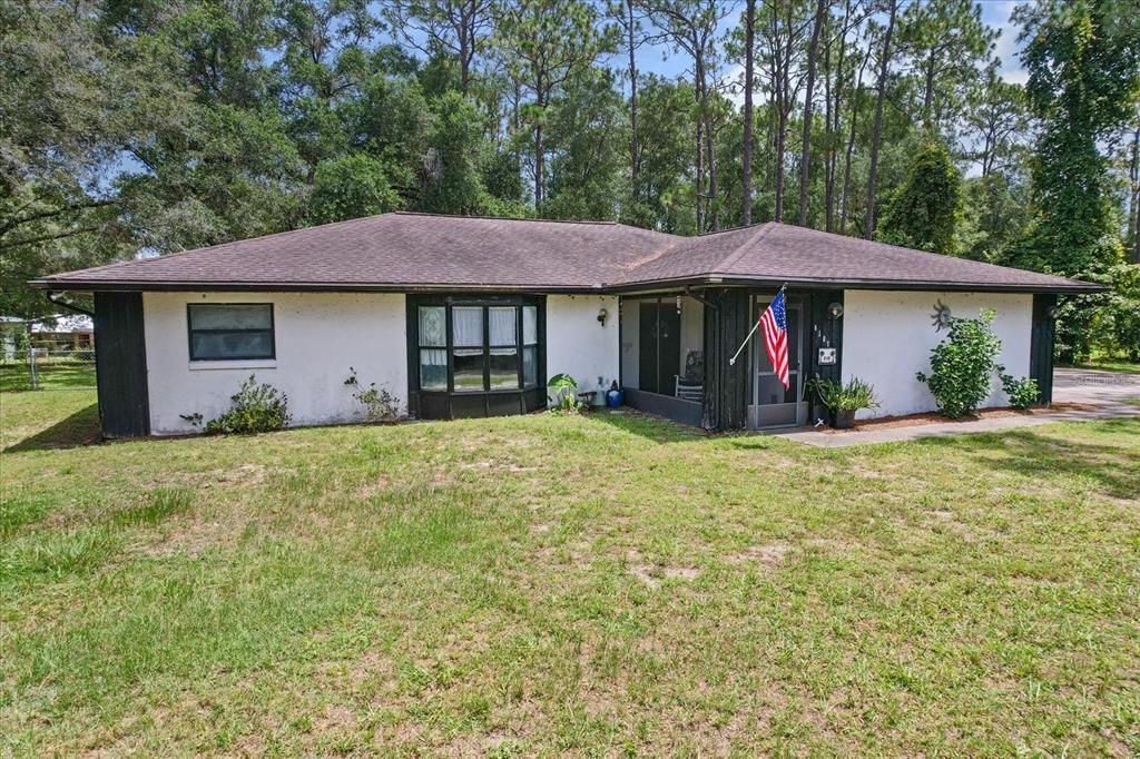 Backyard, Exterior, Facade, Ranch