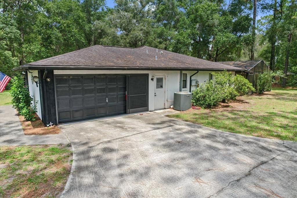 Detached Garage, Exterior
