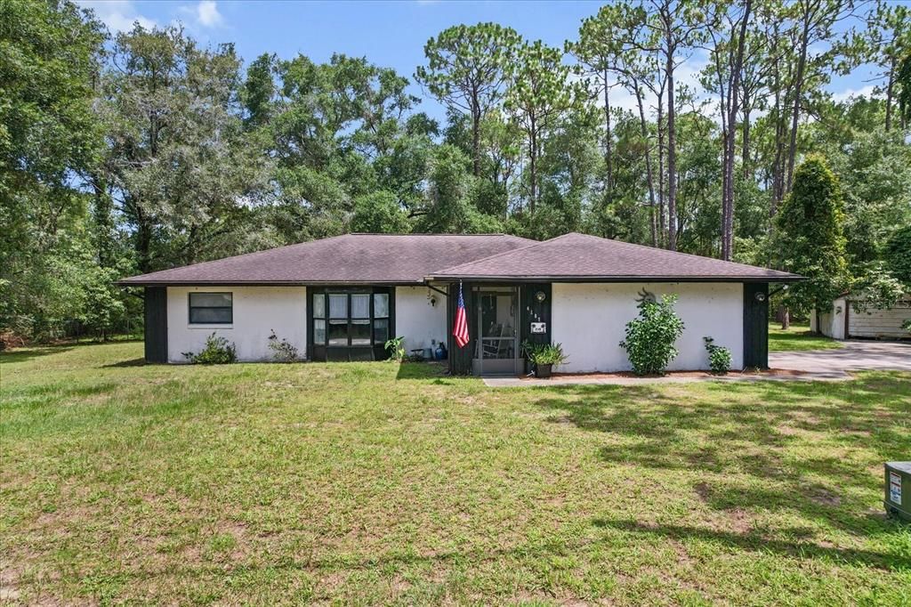 Backyard, Exterior, Facade, Ranch