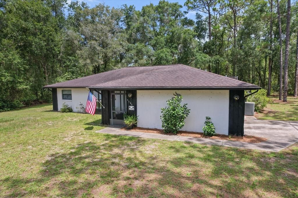 Backyard, Exterior