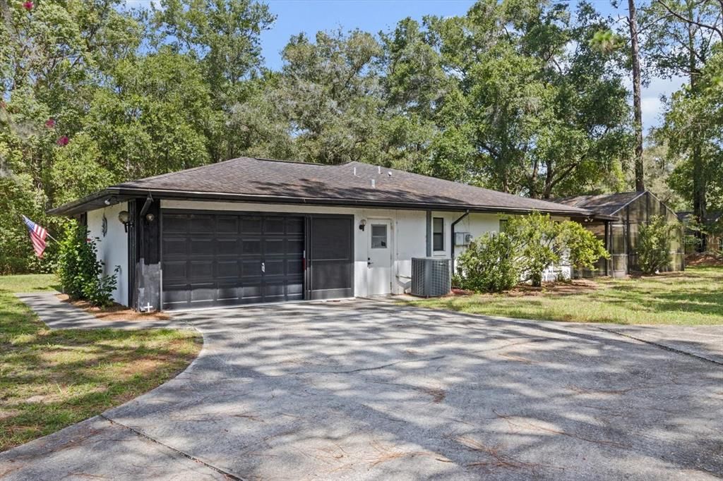 Attached, Exterior, Facade, Ranch