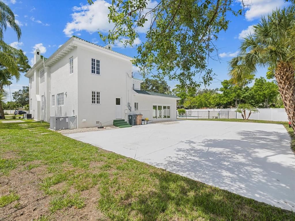 Backyard, Exterior