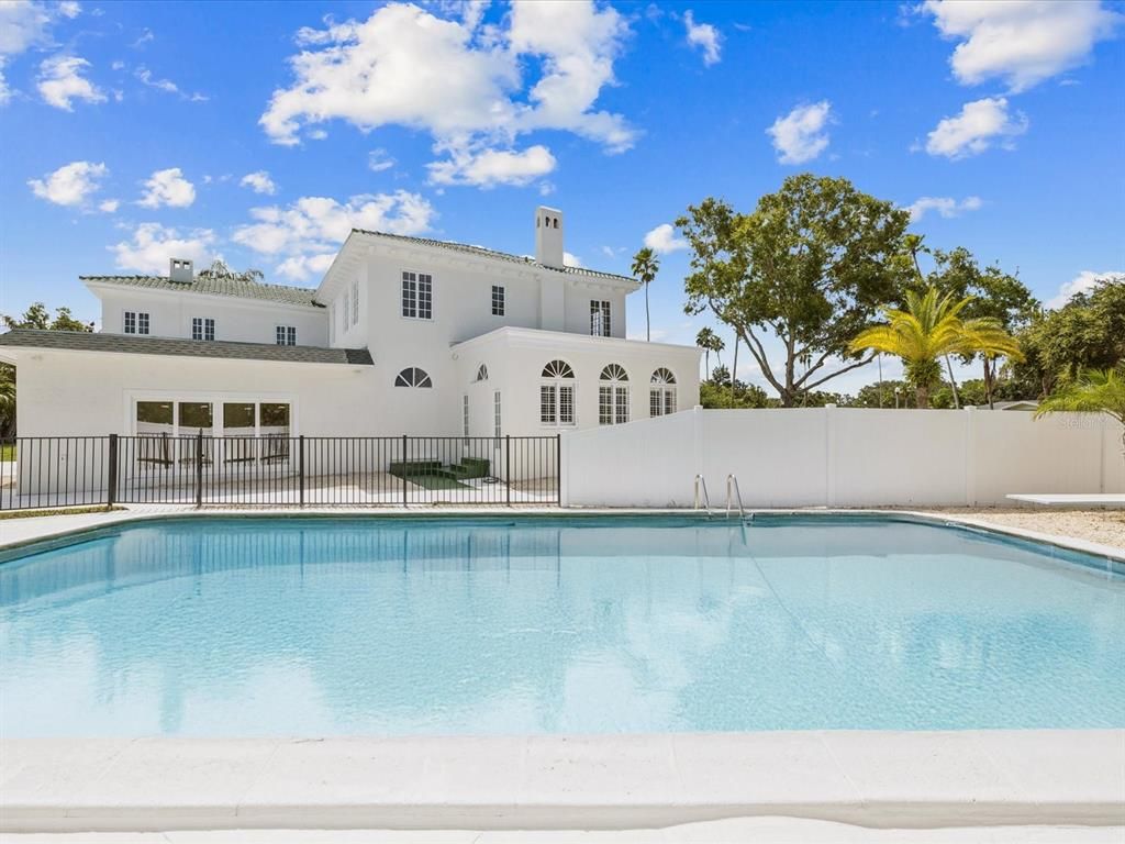 Exterior, Pool