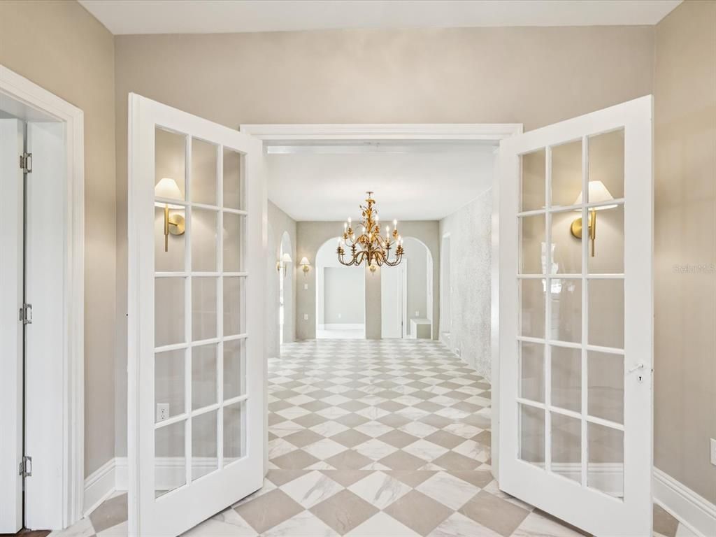 Chandelier, Interior