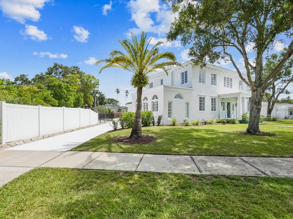 Backyard, Exterior, Facade, Georgian