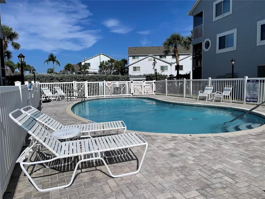Exterior, Pool