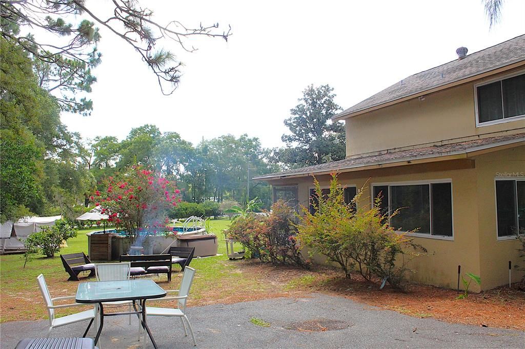 Backyard, Exterior