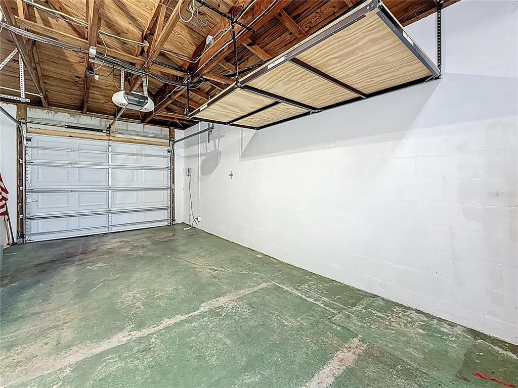 Garage, Interior, Wooden Beams, Wooden Ceilings