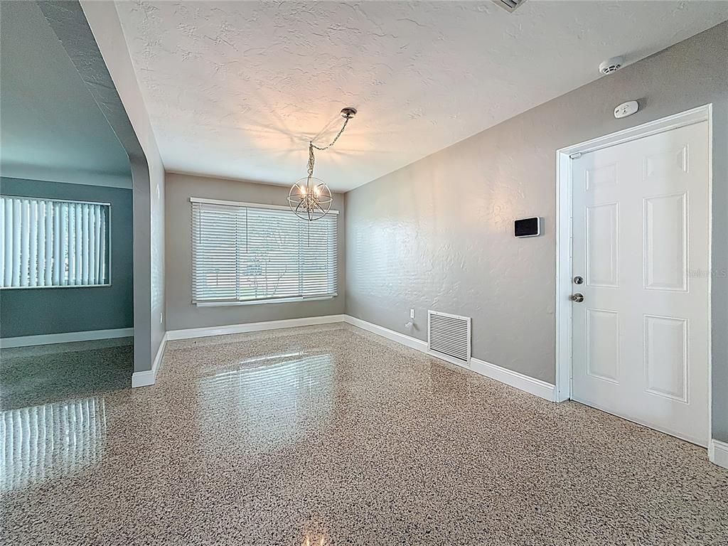 Empty room, Interior, Pendant Lights