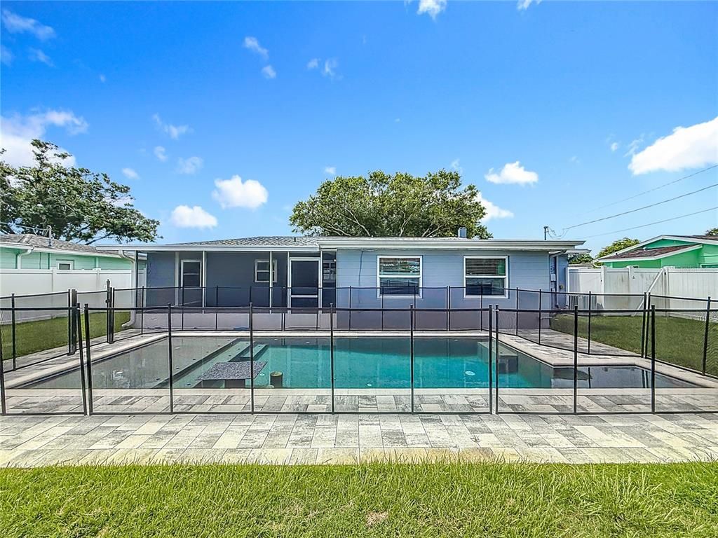 Exterior, Pool