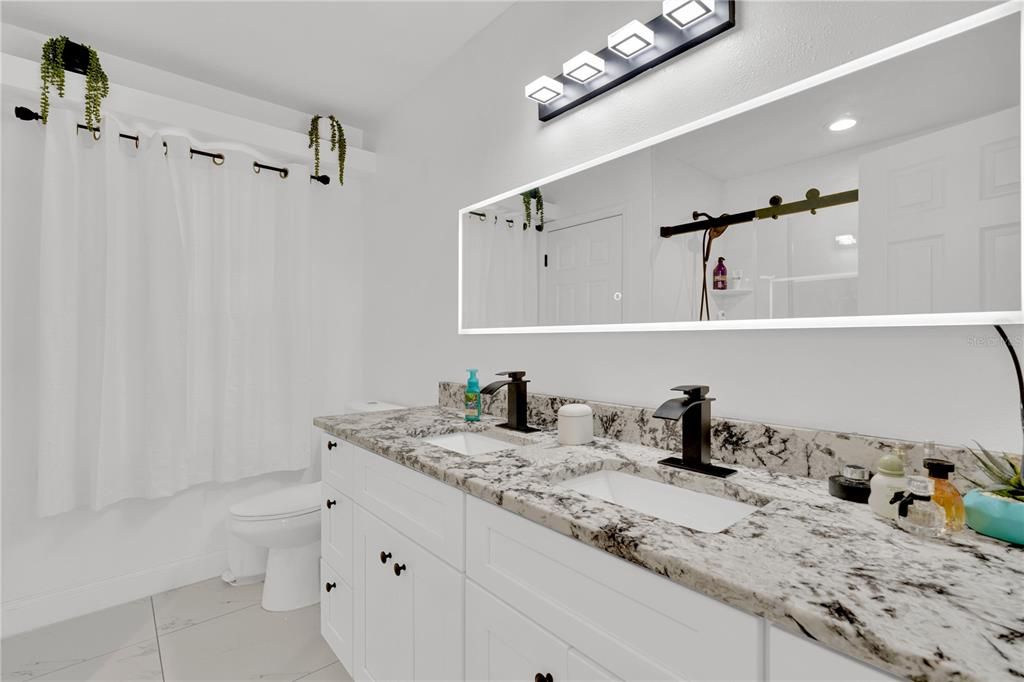 Bathroom, Dual Sink Vanities, Interior, Recessed Lighting