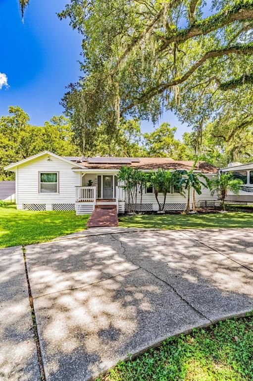 Backyard, Exterior, Facade, Ranch